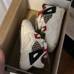 Jordan 4 Retro 