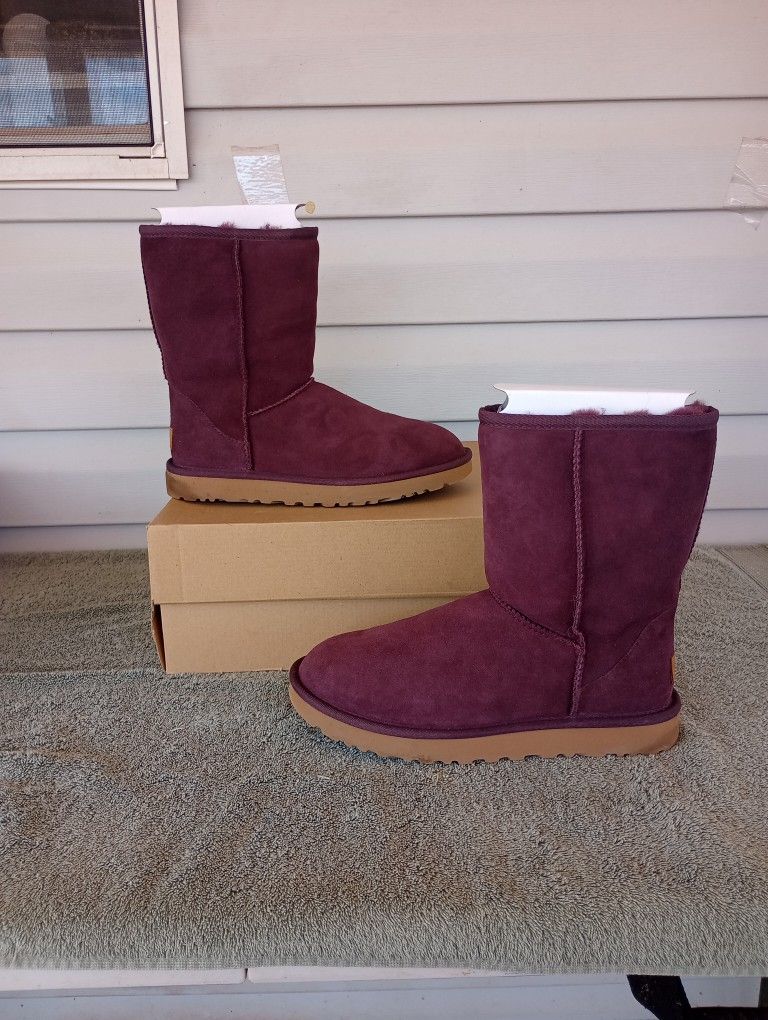 Ugg Australia Women's Classic Boots short Size 8