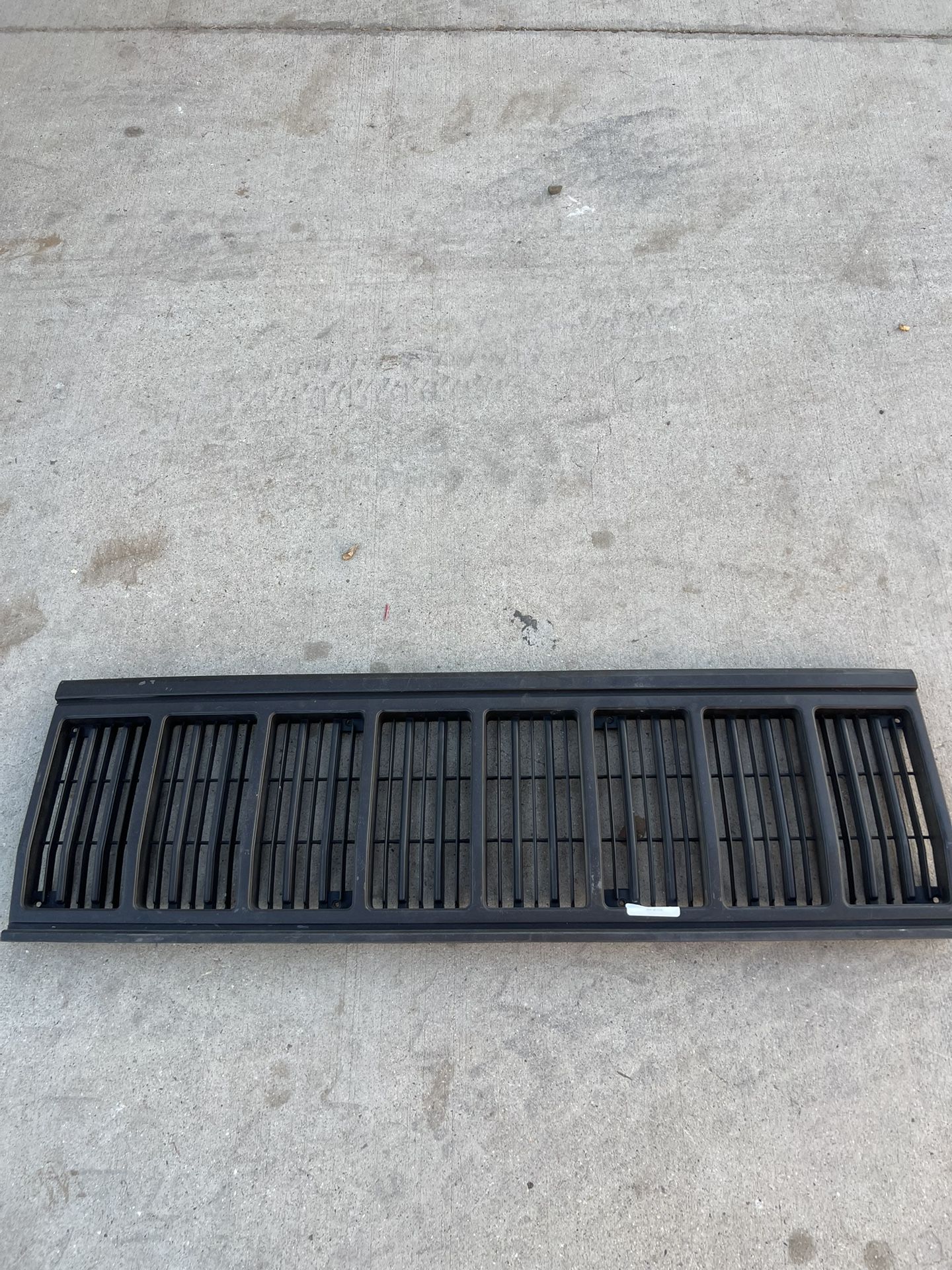 Jeep Cherokee 1993 Grille Oem