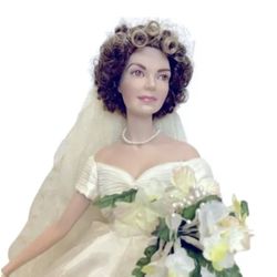 Franklin Heirloom Jacqueline Kennedy Porcelain Wedding Gown Doll