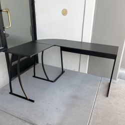 New In Box 58x44x29 Inch Tall L Shape Corner Office Table Computer Gaming Game Style Desk Black Color 