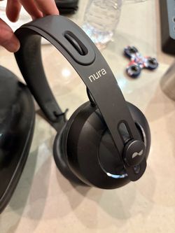 Nura nuraphone wireless headphones + case (read description)