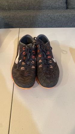 Women’s Shoes Size 8 $5