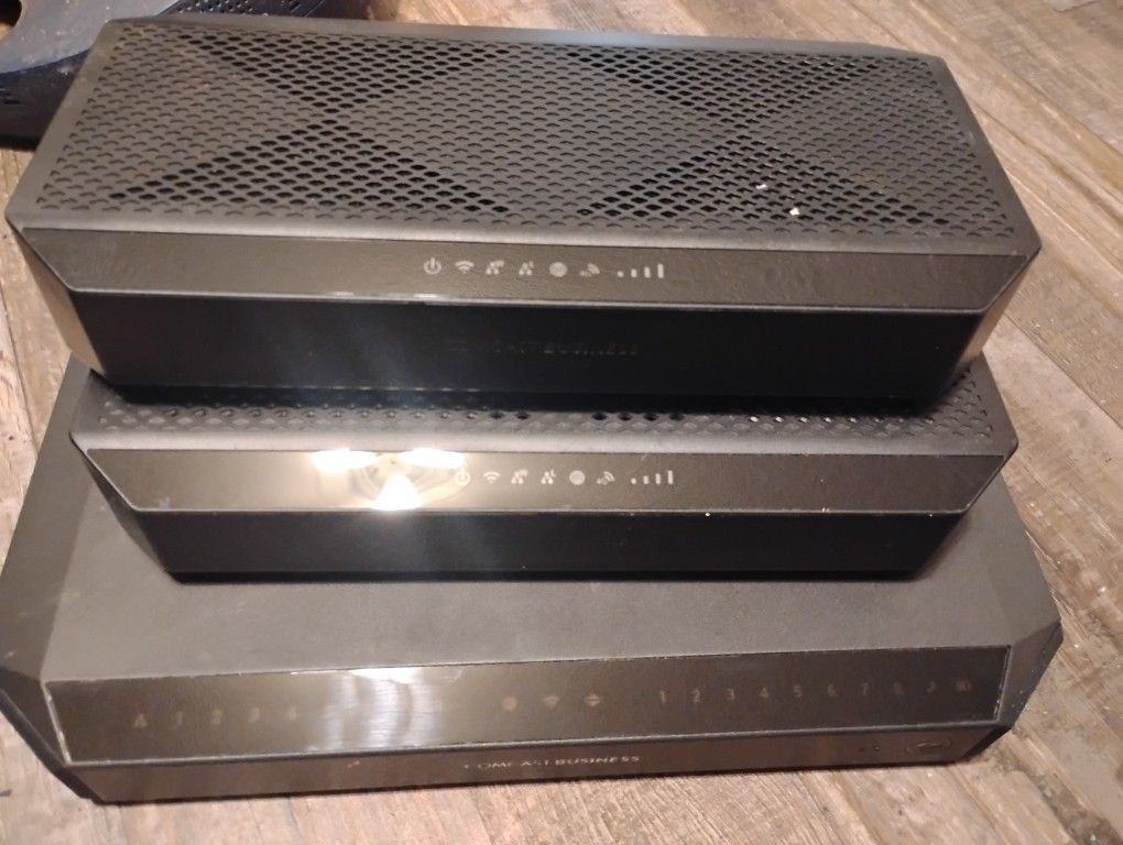 2 X CRADLEPOINT ROUTERS CP2, Business Cradlepoint 2020, 2 X Wifi Routers, 1 X Modem Motherboard Arris 2016