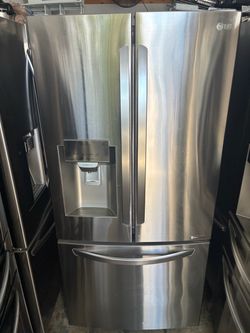 REFRIGERATOR LG 33” 3 Doors