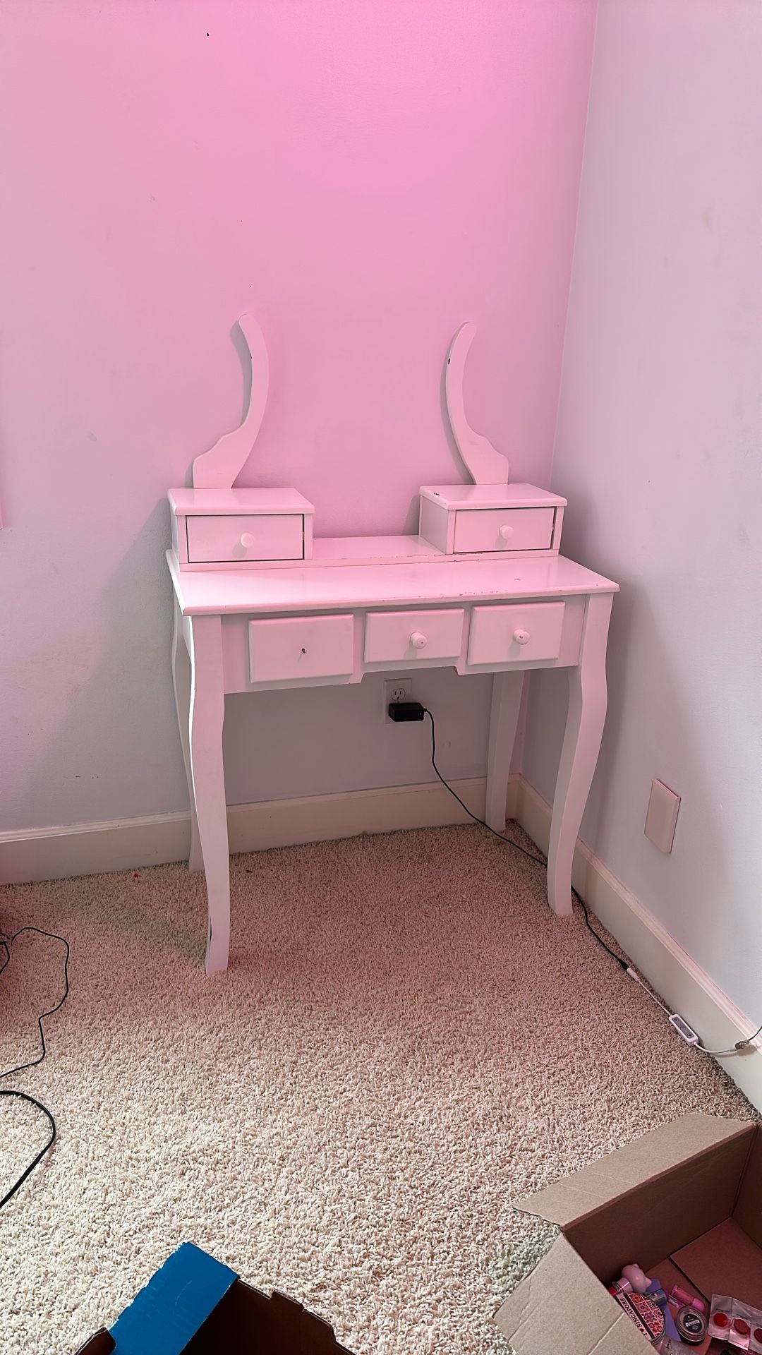 Small Kids Beauty Desk