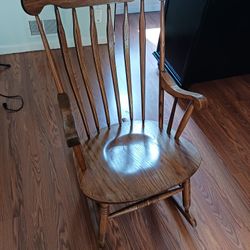 WOODEN ROCKING CHAIR