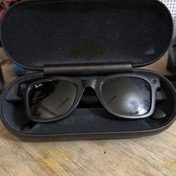 Ray-Ban Meta Smart Sunglasses, Wayfarers/Black
