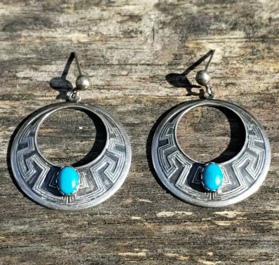 Vintage  Sterling Silver Turquoise Dangle Earrings  1.5"