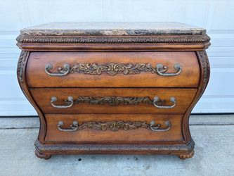 Bombay Chest vintage