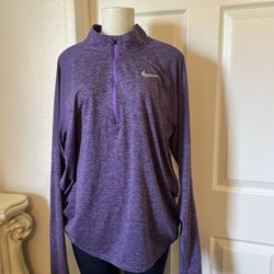Women’s Xl Nike Sweater 