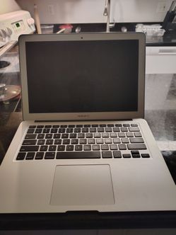 Apple MacBook Air Laptop