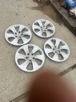 toyota hub caps 