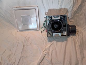 Bath fan w Bluetooth speaker