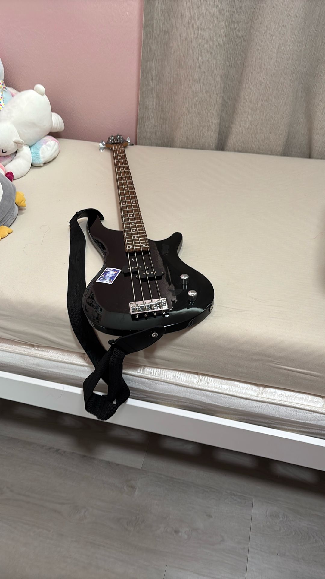 Lyon 4 String Guitar