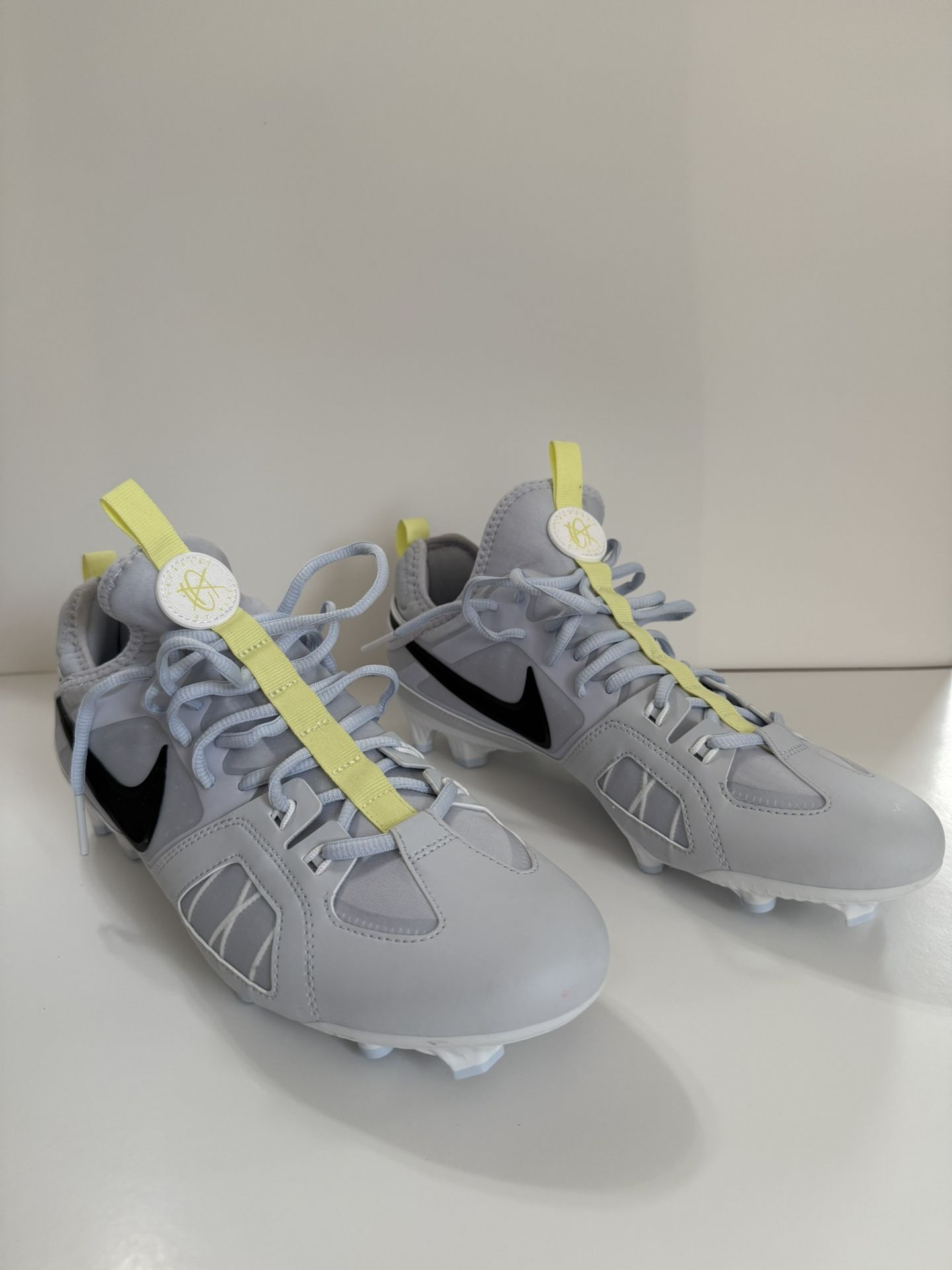 Nike Huarache Size 12 Varsity LAX SE Cleats Lacrosse Gray Men