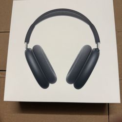 Brand New/Sealed - Apple AirPods Max Wireless OverEar Headphones  Black Midnight