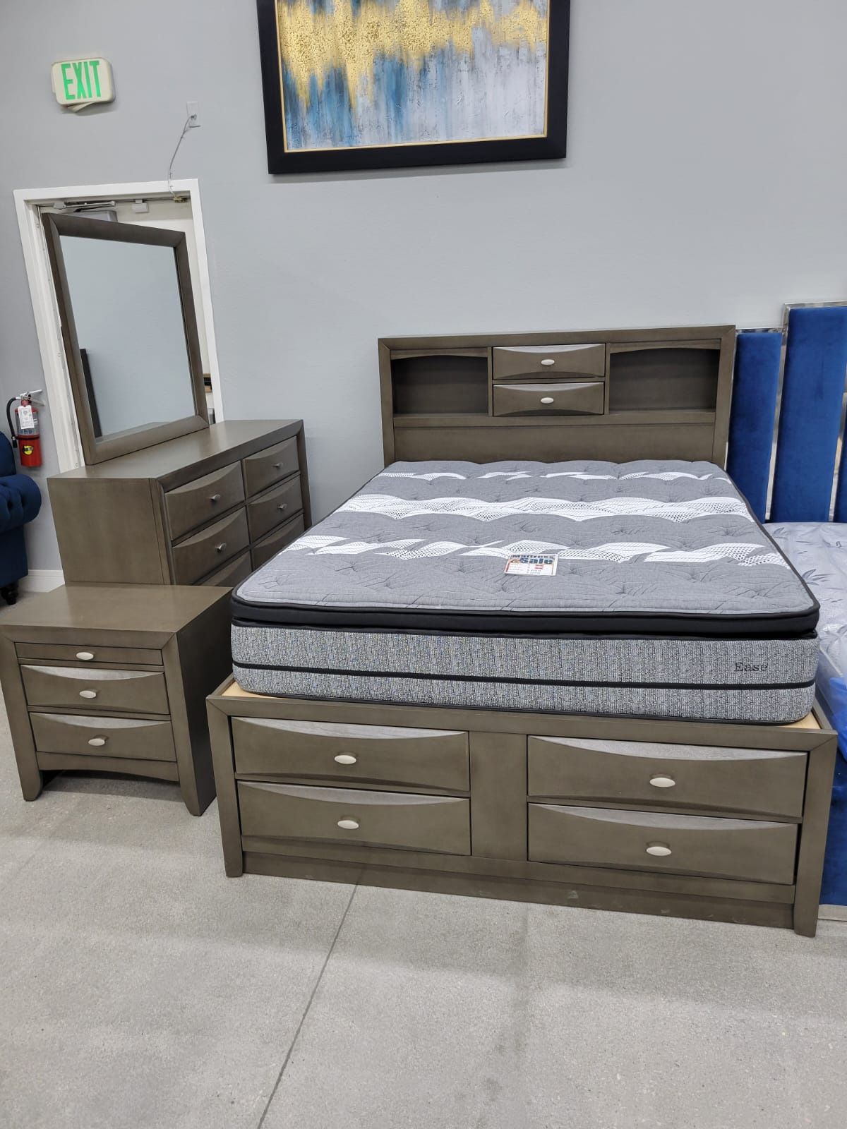 4pc Queen Bedroom Set 🩶 Grey Color 
