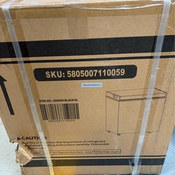 COWSAR 1.8-cu ft Garage Ready Chest Freezer ( Black )