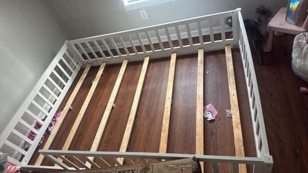 Full sized floor bed