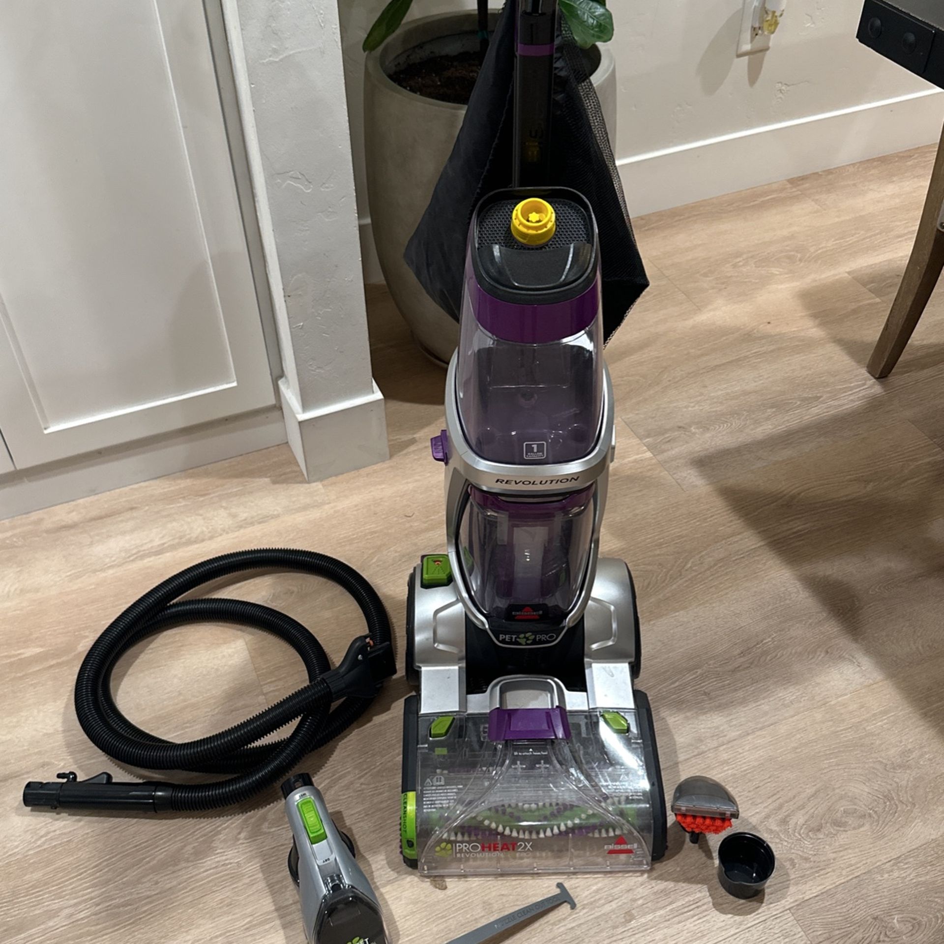 BISSELL Proheat 2x Revolution Pet Carpet Cleaner