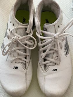 Women’s New Balance Lacrosse Cleats