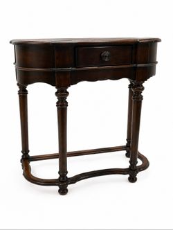 Elegant Vintage Wood Accent Table – Solid Wood