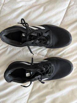 Addidas Women’s Size 11 Volleyball Shoes 