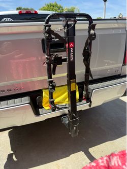 Allen bike rack holds 4  bikes in good shape