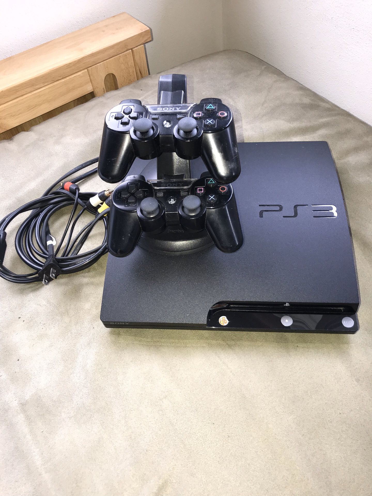 Sony Play Station P3 w/2 controllers, stand & Cables