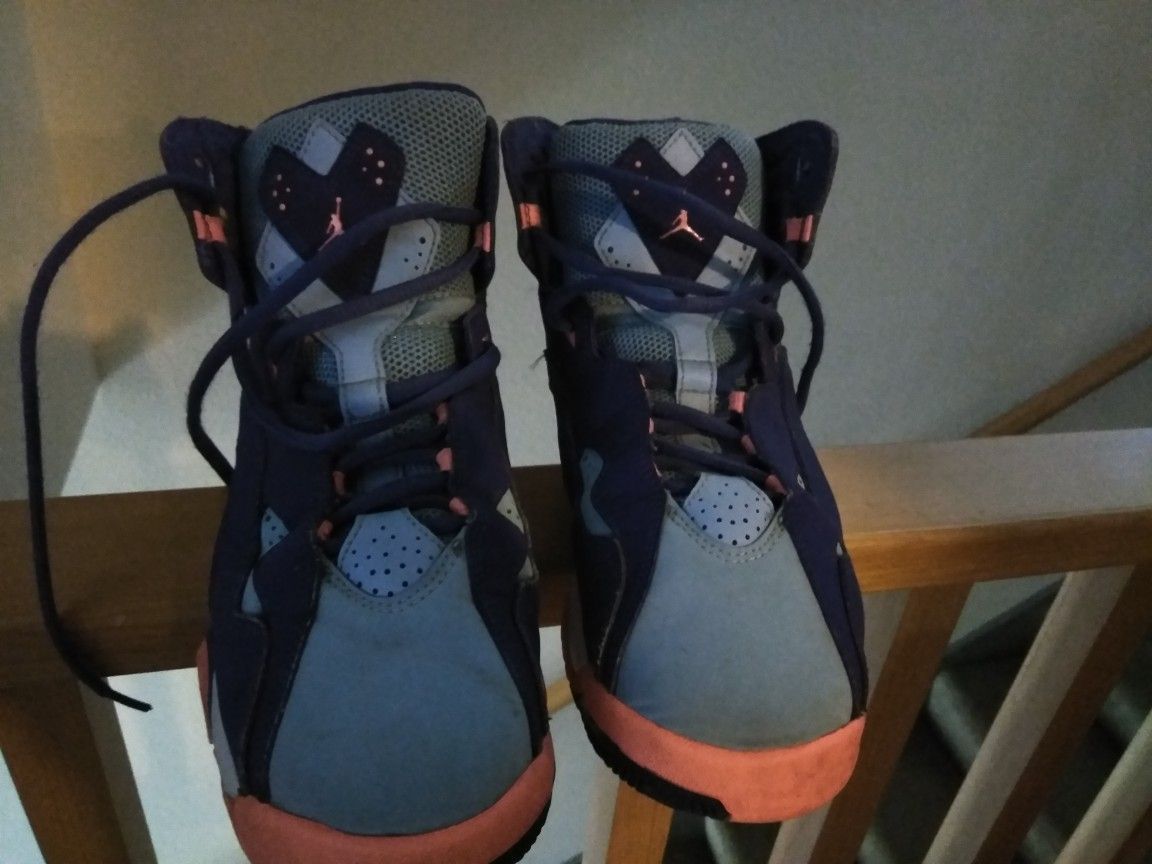 Jordans size 6.5. Boys $60.00