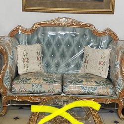 New 4pc Sofa With Plastic Cover And Pillows 