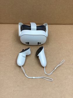 Meta Quest 3 VR Headset with Controllers