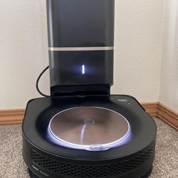 Roomba S9+ recently serviced with new brushes very clean works great
