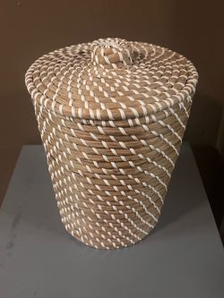 Wicker Style BoHo Enclosed Waste Basket