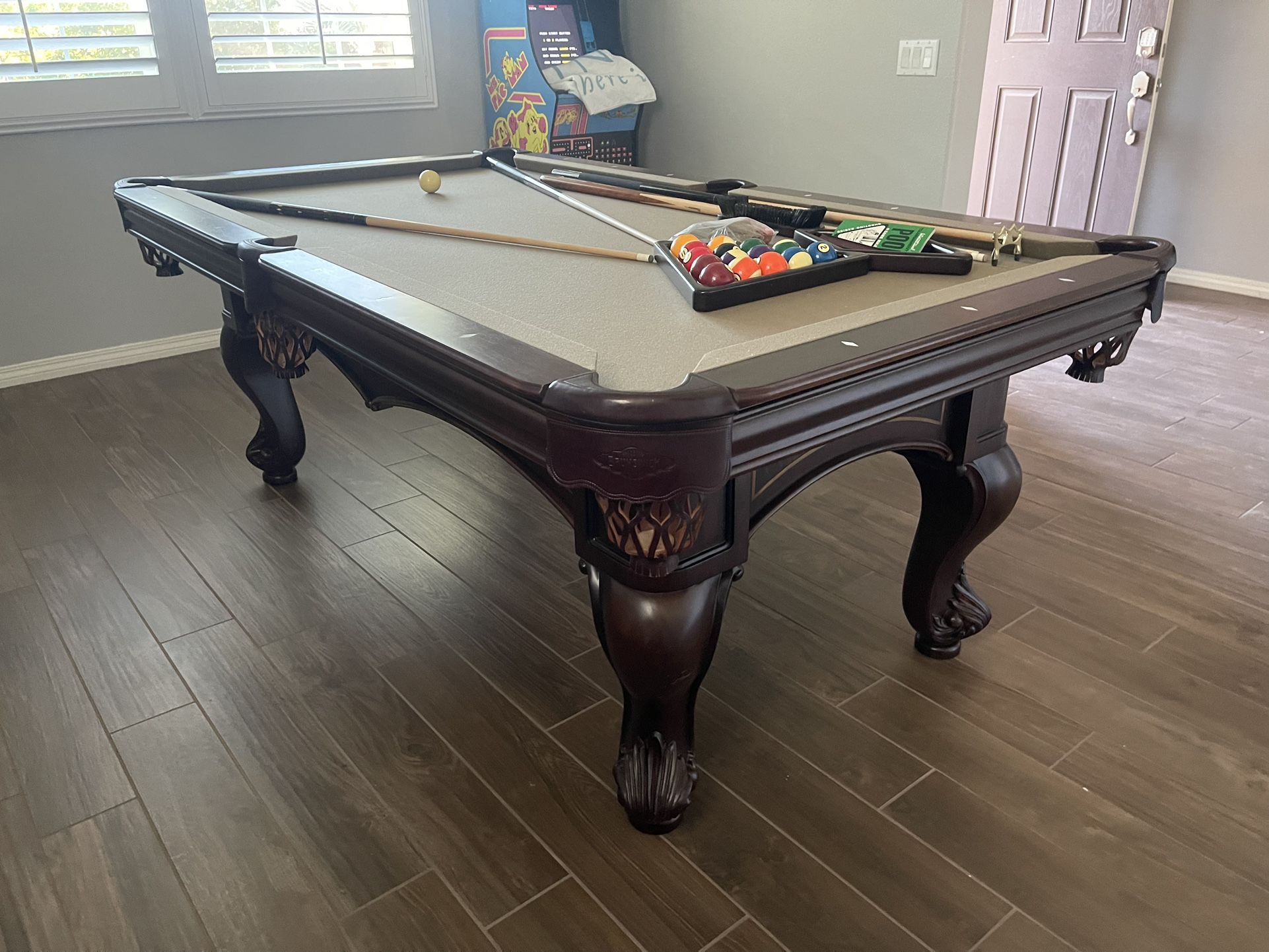 Pool Table 7ft Bruinswick ( Free Delivery & Set Up & New Color Felt Of Your Choice )