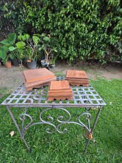 Set of 3 risers.