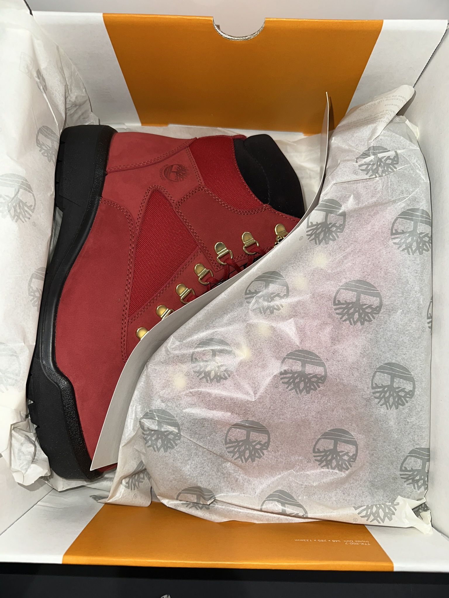 Timberland Field Boot 6 in L/F Boot Dark Red Nubuck size 8.5 mens