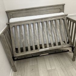 Brand new Crib With Mattress 