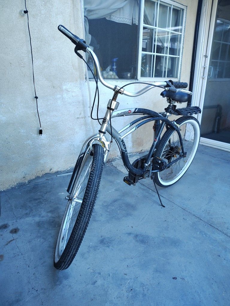 Bisicleta SHIMANO 7 Speed En Muy Buenas Condiciones