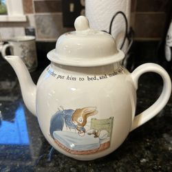 Vintage Wedgwood Peter Rabbit Teapot