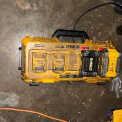 Cargador De 4 Baterías