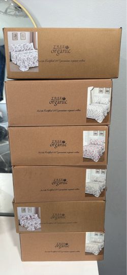 100% premium organic cotton king size  Four piece   1 king fat seat 1 king fitted seet 78 x 80  2 pillow cases 20 x 36 in  Wholesaler price each is  $