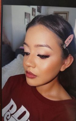 Soft makeup