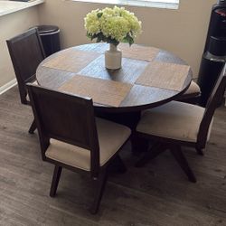 Dinning Table 
