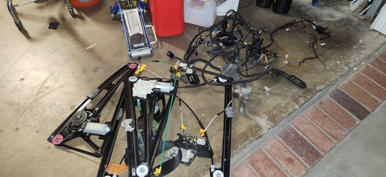 E38 short wheel base window regulators and door locks