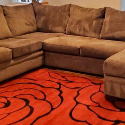 Large Sectional Couch Sofa with Chaise