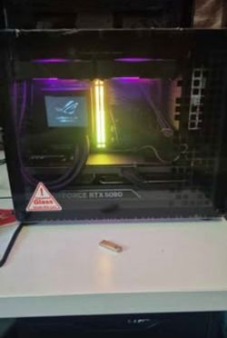 Gaming PC Small Form(AM5 7800 X3D , RTX 5080 , 32GB DDR5)