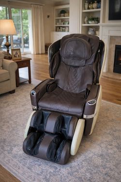 OSIM uDivine V3 Luxury Full-Body Massage Chair – Zero Gravity – Works Perfect
