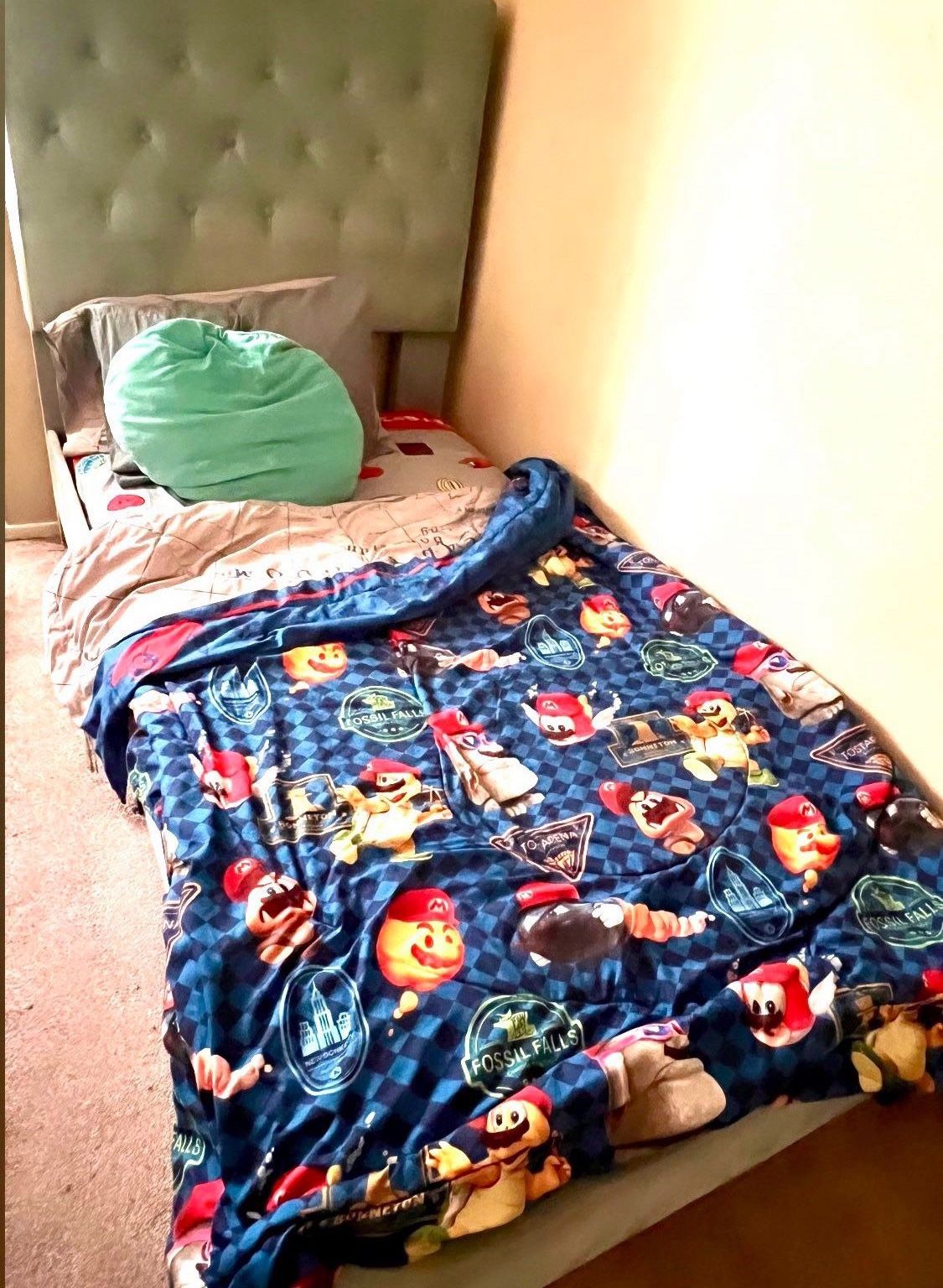 Kids Twin size Bed Frame & Mattress 